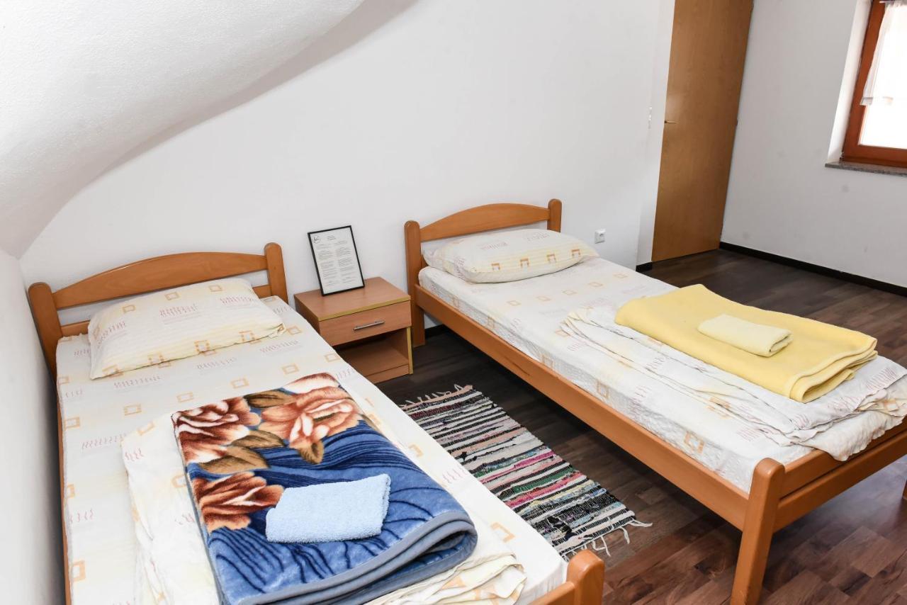 Sobe Sa Kupatilom Jajce 亚伊采 外观 照片