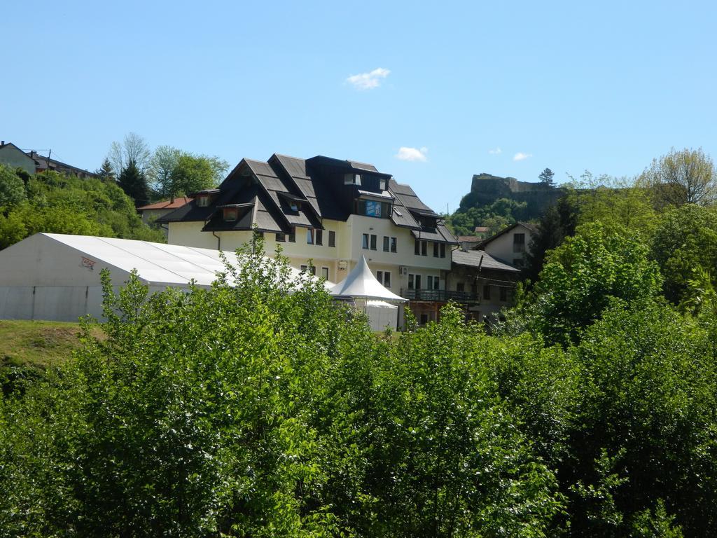 Sobe Sa Kupatilom Jajce 亚伊采 外观 照片