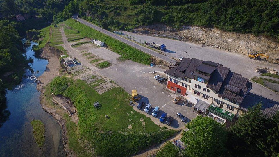 Sobe Sa Kupatilom Jajce 亚伊采 外观 照片
