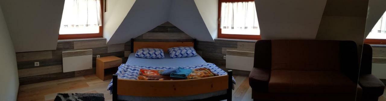Sobe Sa Kupatilom Jajce 亚伊采 外观 照片